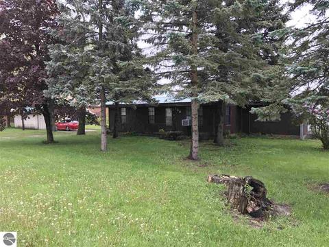 560 N Huron, Au Gres, MI 48703 photo 3