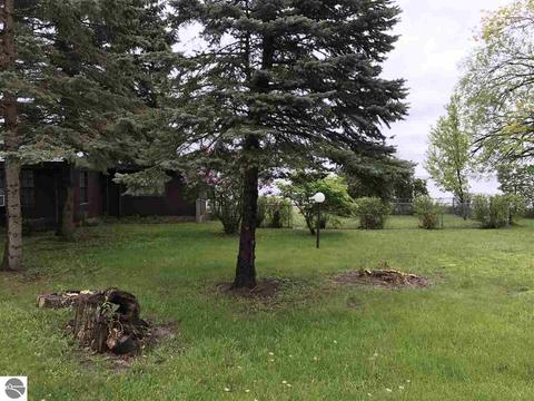 560 N Huron, Au Gres, MI 48703 photo 4