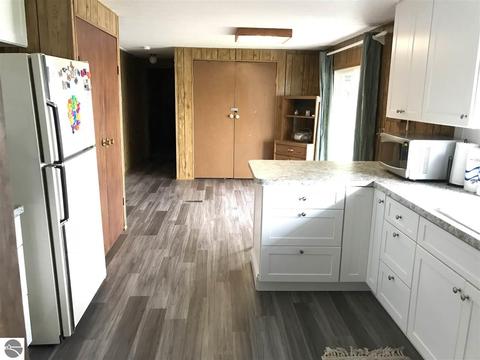 560 N Huron, Au Gres, MI 48703 photo 5