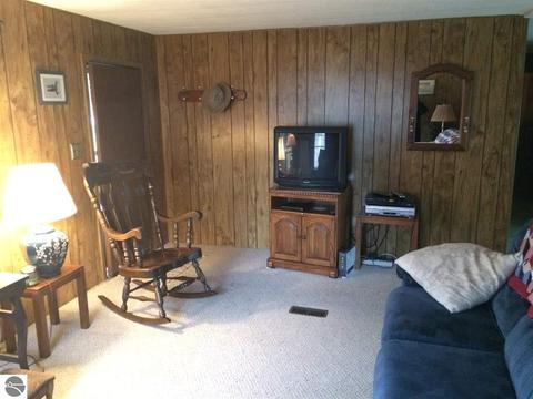 560 N Huron, Au Gres, MI 48703 photo 9