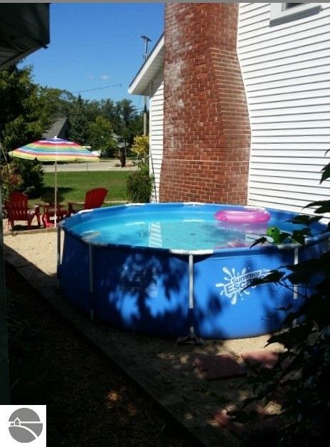 602 E Sixth St, Clare, MI 48617 photo 3