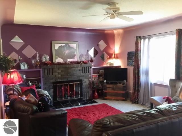 602 E Sixth St, Clare, MI 48617 photo 4