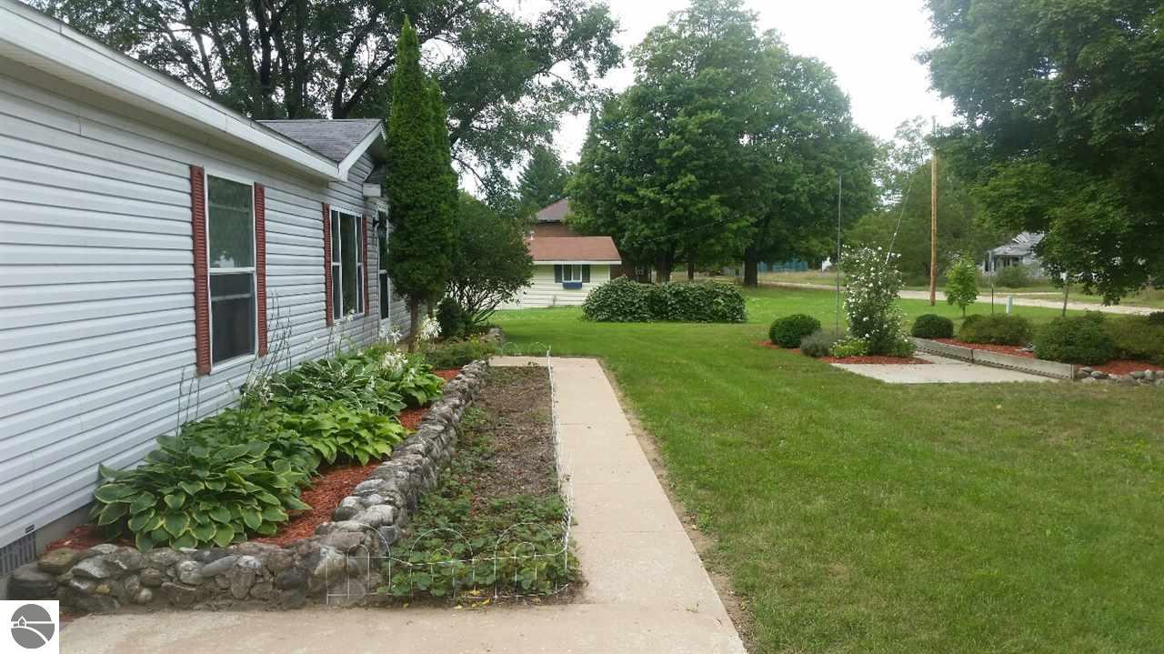 310 E Pine St, Mesick, MI 49668 photo 28