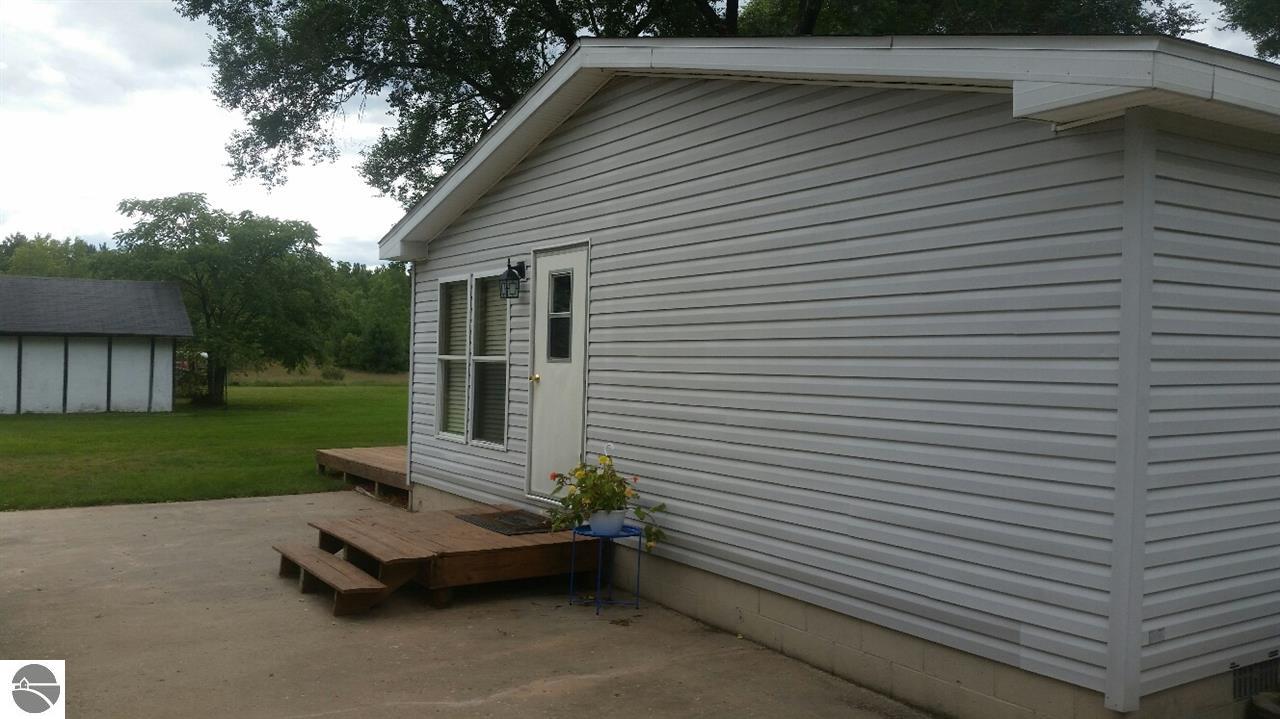 310 E Pine St, Mesick, MI 49668 photo 27