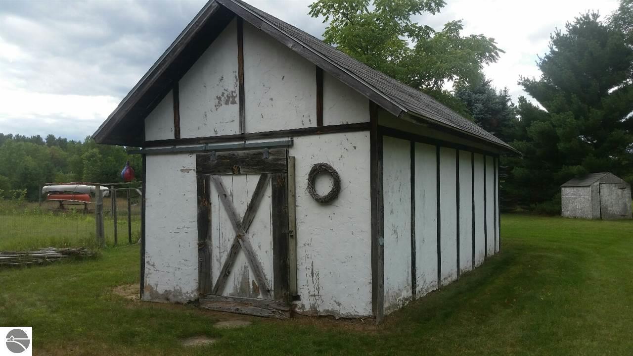 310 E Pine St, Mesick, MI 49668 photo 23