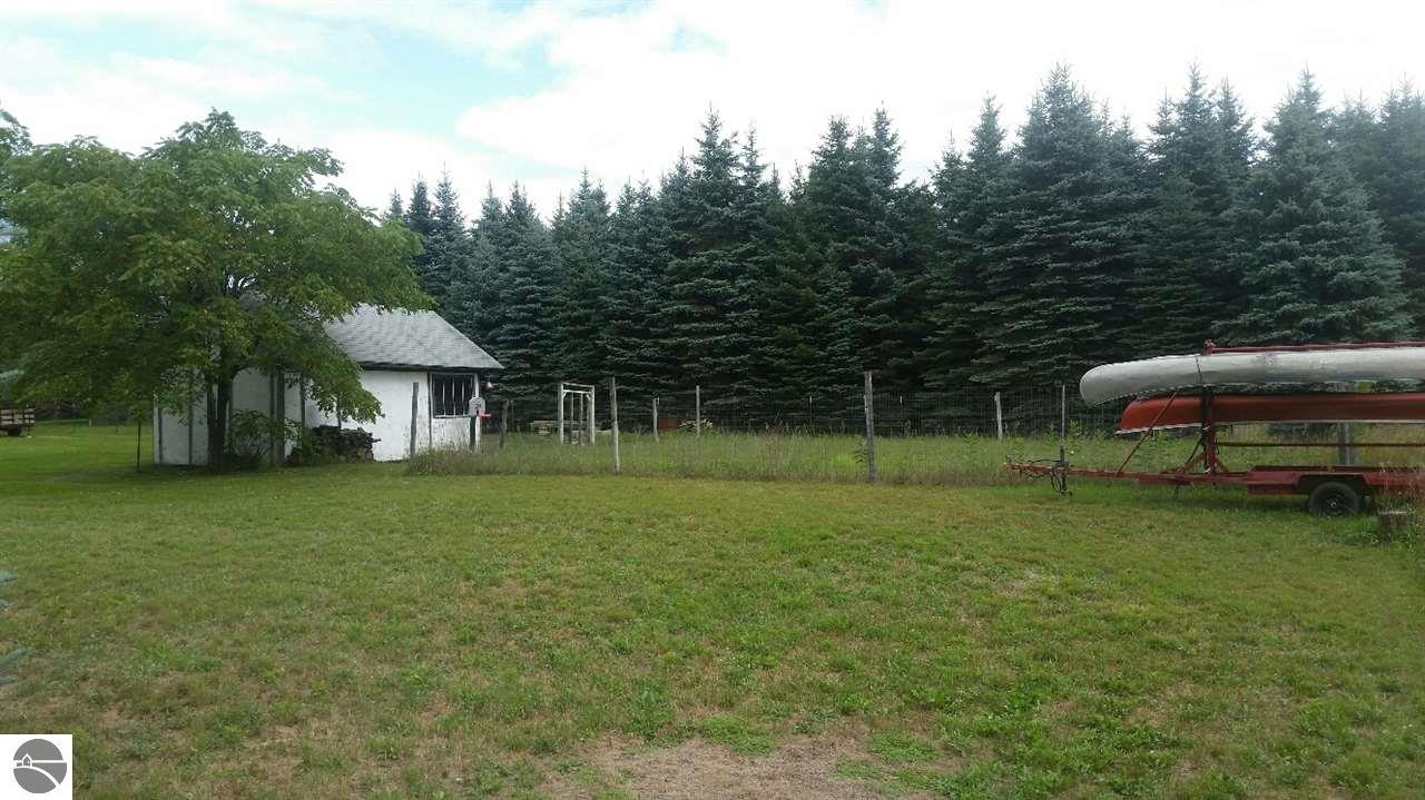 310 E Pine St, Mesick, MI 49668 photo 21