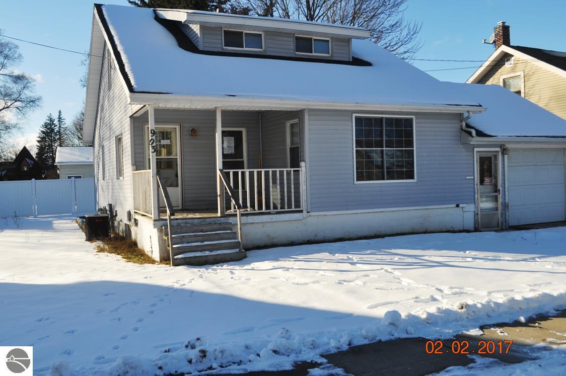 903 Beech, Clare, MI 48617 photo 1