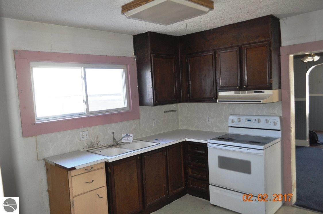 903 Beech, Clare, MI 48617 photo 13