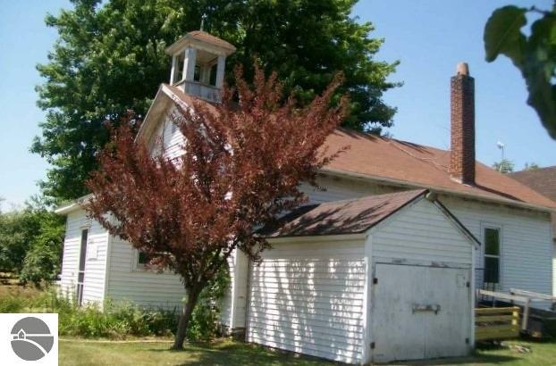 9532 W Saint Charles Rd, Sumner, MI 48889 photo 15