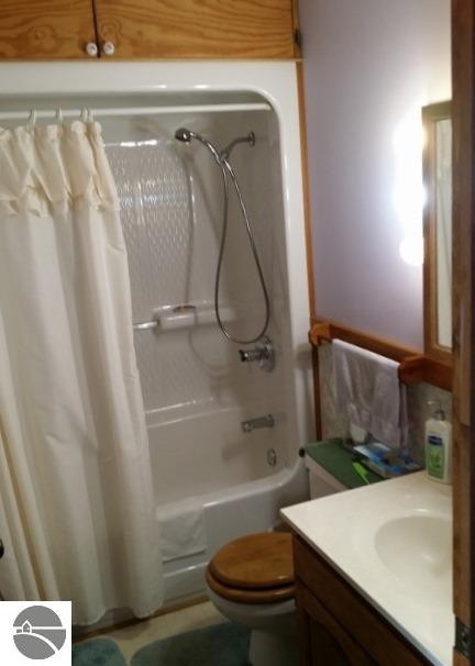 9532 W Saint Charles Rd, Sumner, MI 48889 photo 12