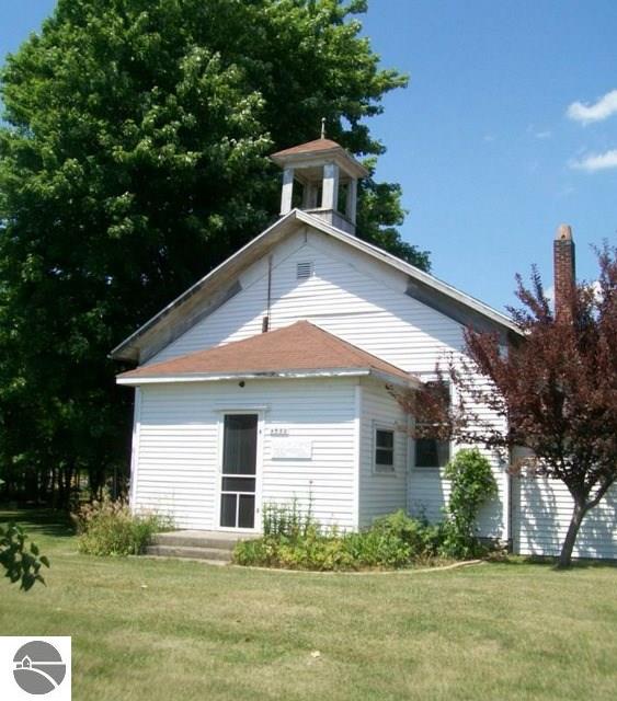 9532 W Saint Charles Rd, Sumner, MI 48889 photo 14