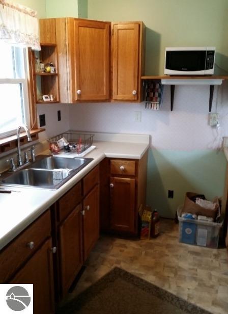 9532 W Saint Charles Rd, Sumner, MI 48889 photo 4