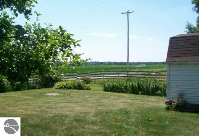 9532 W Saint Charles Rd, Sumner, MI 48889 photo 16