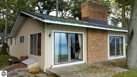 907 S Crescent Dr, Au Gres, MI 48703 photo 3