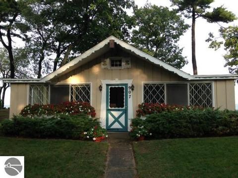 907 S Crescent Dr, Au Gres, MI 48703 photo 1
