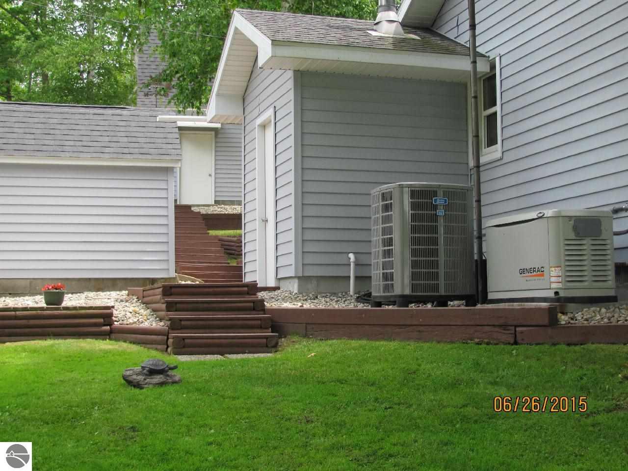 442 Everett Trl, Hale, MI 48739 photo 3
