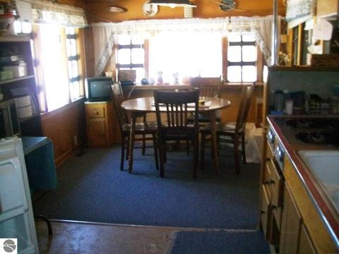 1287 Shepard St, Crystal, MI 48818 photo 9