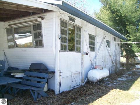 1287 Shepard St, Crystal, MI 48818 photo 3