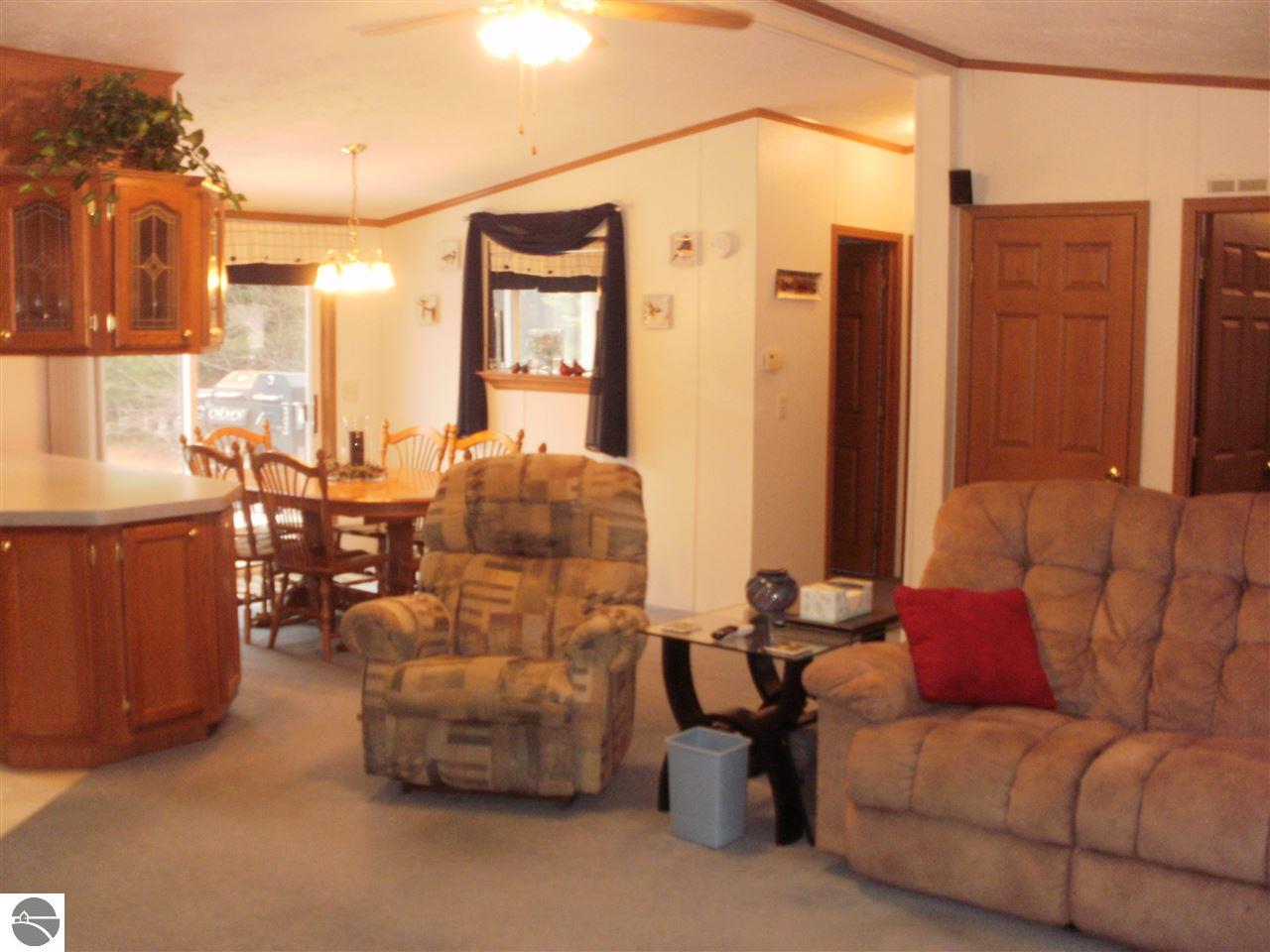 859 E 16 Rd, Mesick, MI 49668 photo 6