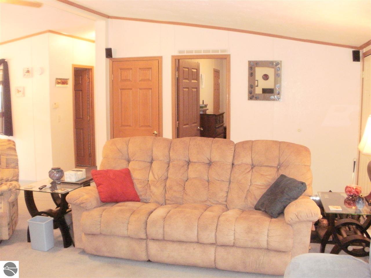 859 E 16 Rd, Mesick, MI 49668 photo 8