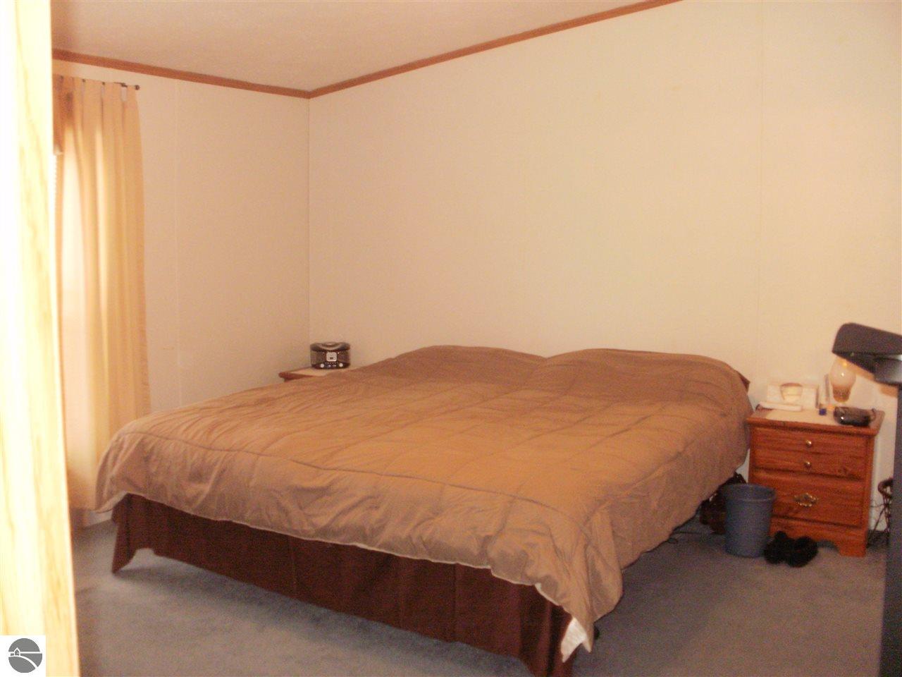 859 E 16 Rd, Mesick, MI 49668 photo 12