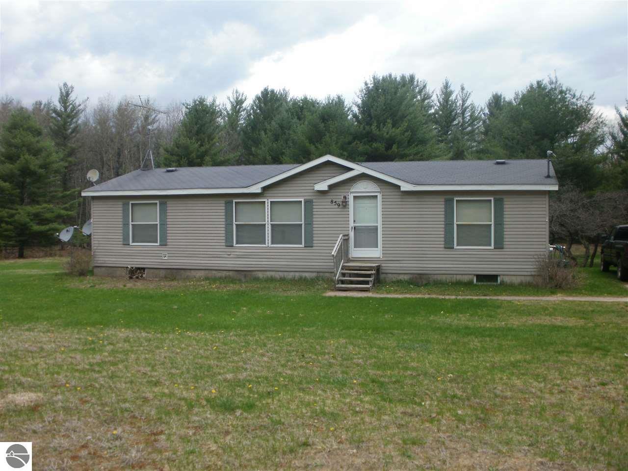 859 E 16 Rd, Mesick, MI 49668 photo 14