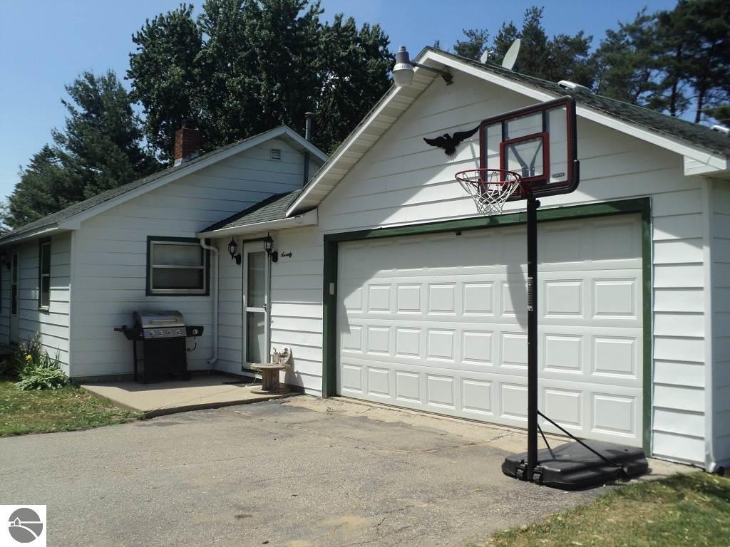 70 W Evergreen Rd, Stanton, MI 48888 photo 14