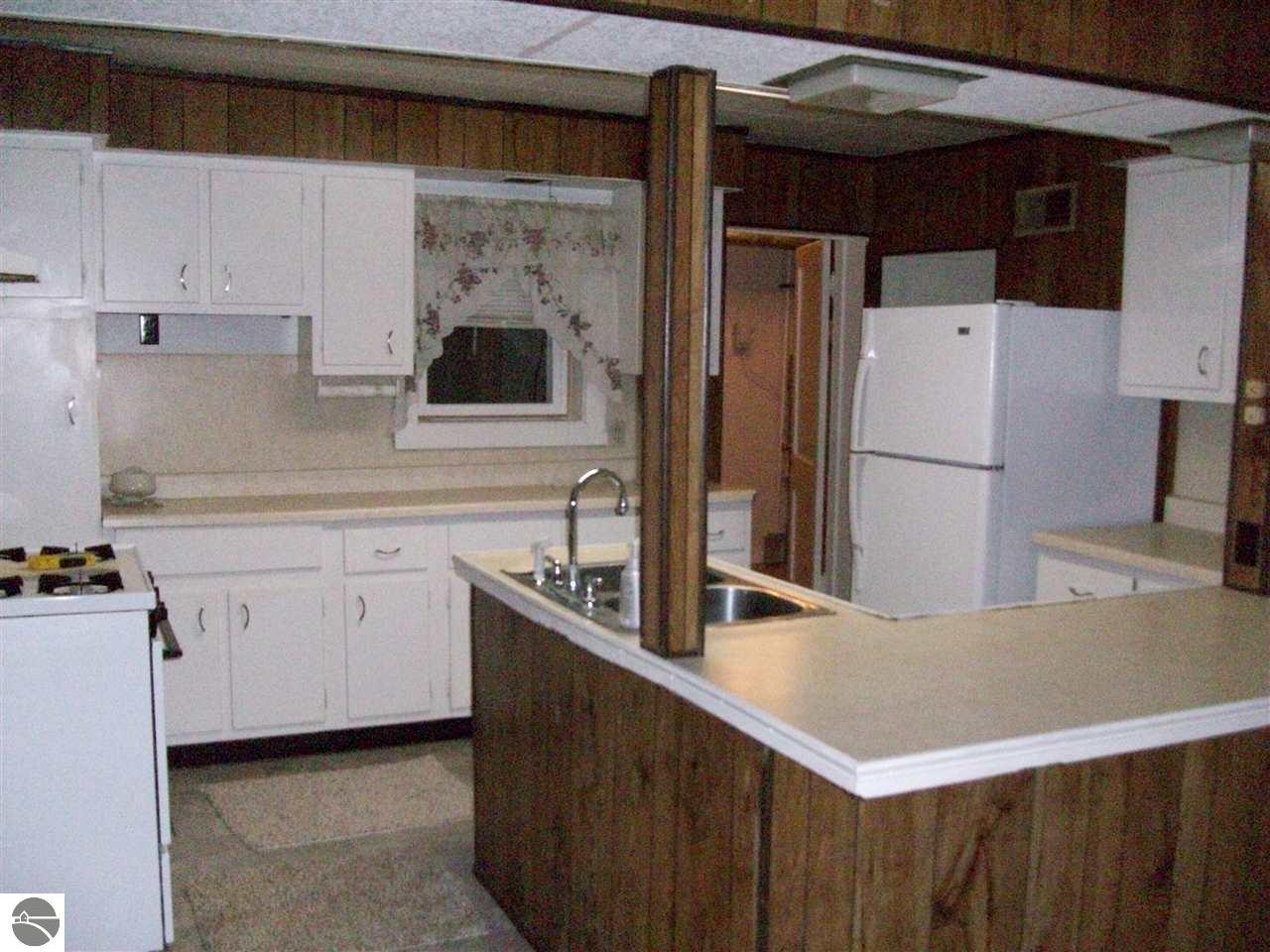 1002 Ely St, Alma, MI 48801 photo 5