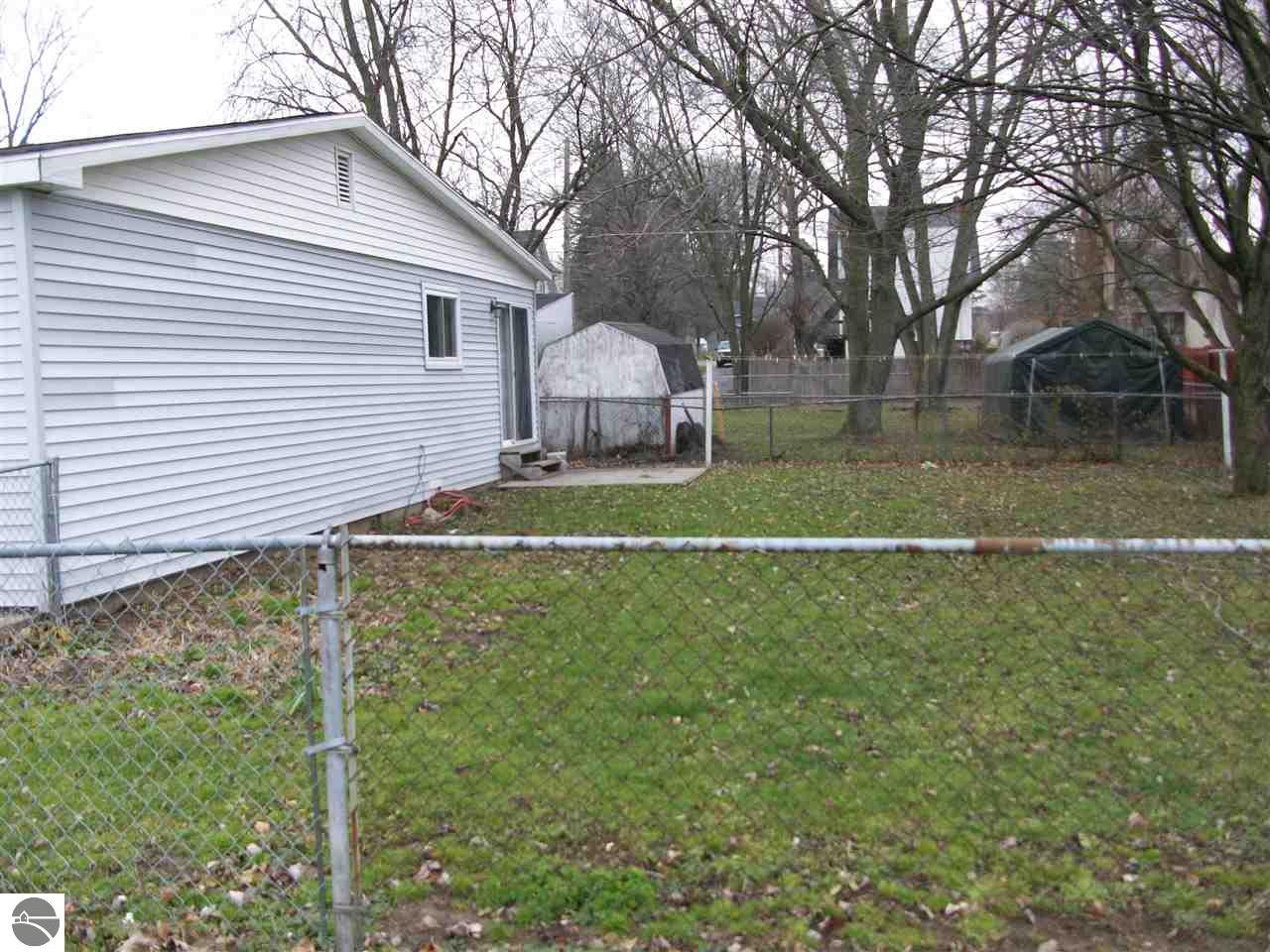 1002 Ely St, Alma, MI 48801 photo 3