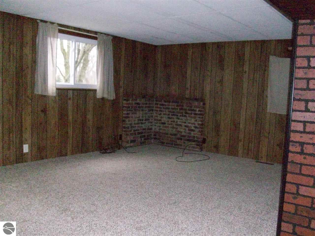 1002 Ely St, Alma, MI 48801 photo 4