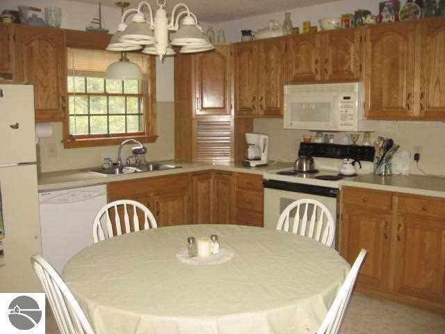 728 Everett Trl, Hale, MI 48739 photo 5