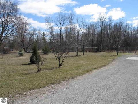 420 E Main St, Hale, MI 48739 photo 2