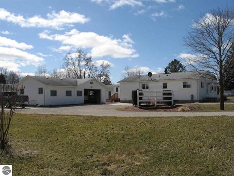 420 E Main St, Hale, MI 48739 photo 3