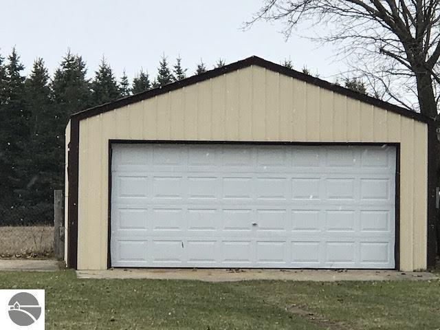 207 Pine St, Manton, MI 49663 photo 2