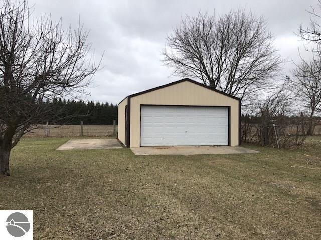 207 Pine St, Manton, MI 49663 photo 8