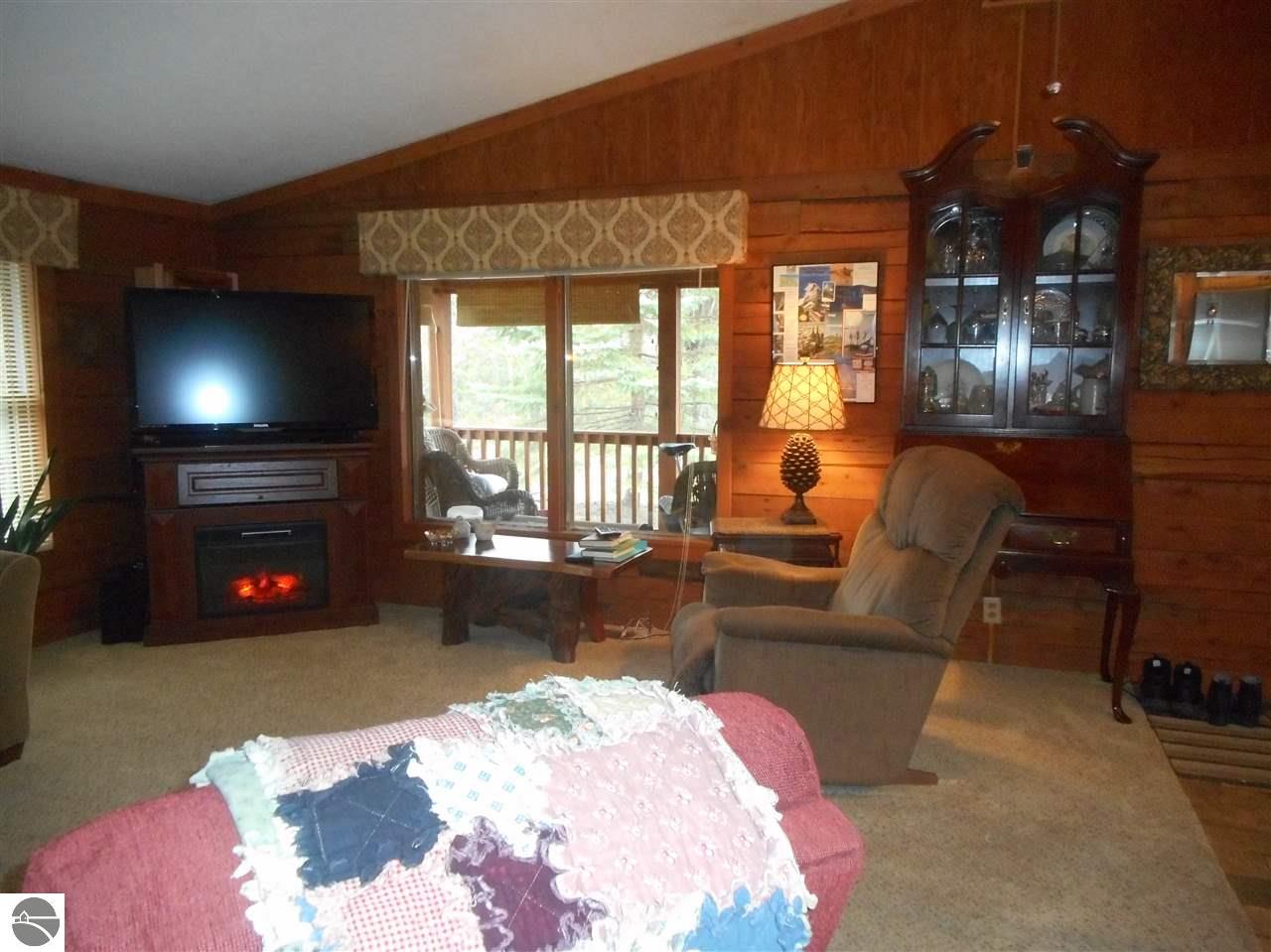 211 Hatchery Rd, Farwell, MI 48622 photo 12