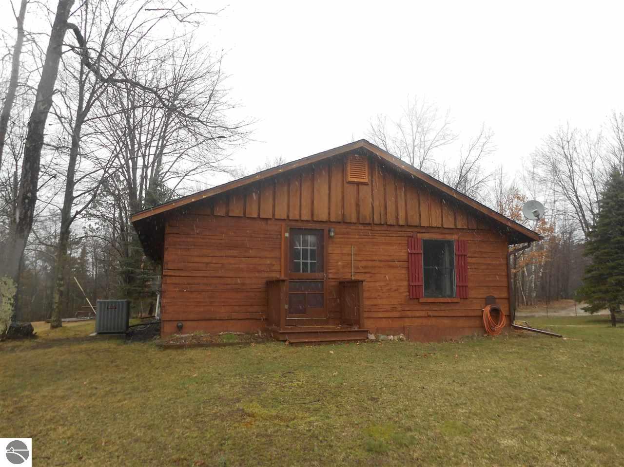 211 Hatchery Rd, Farwell, MI 48622 photo 2