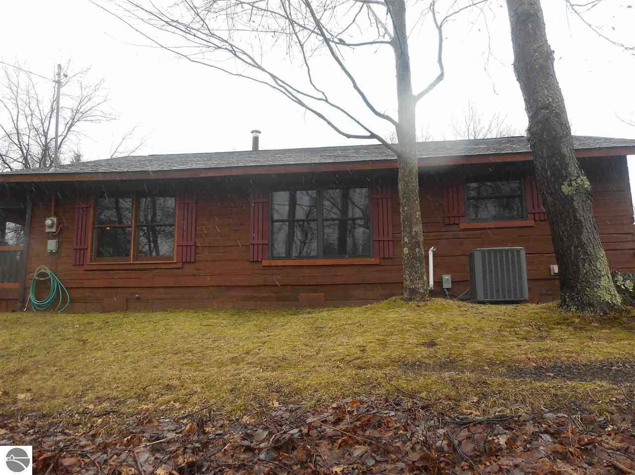 211 Hatchery Rd, Farwell, MI 48622 photo 3