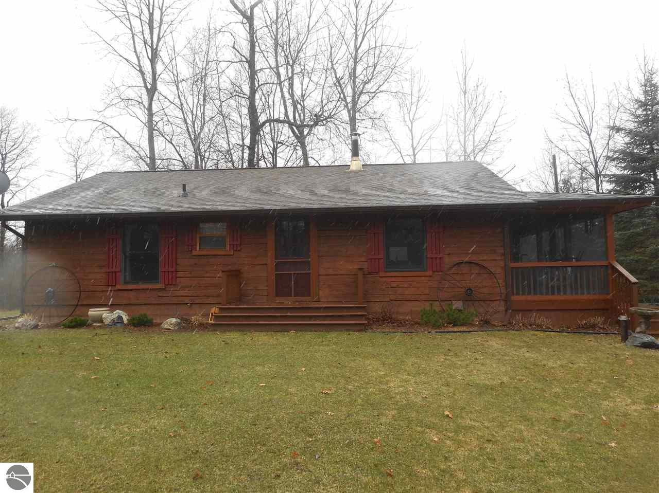 211 Hatchery Rd, Farwell, MI 48622 photo 1