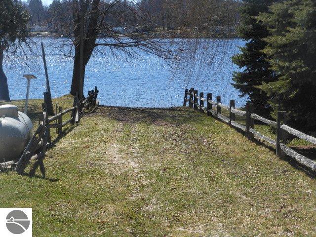 897 Richland Ave, Lupton, MI 48635 photo 4