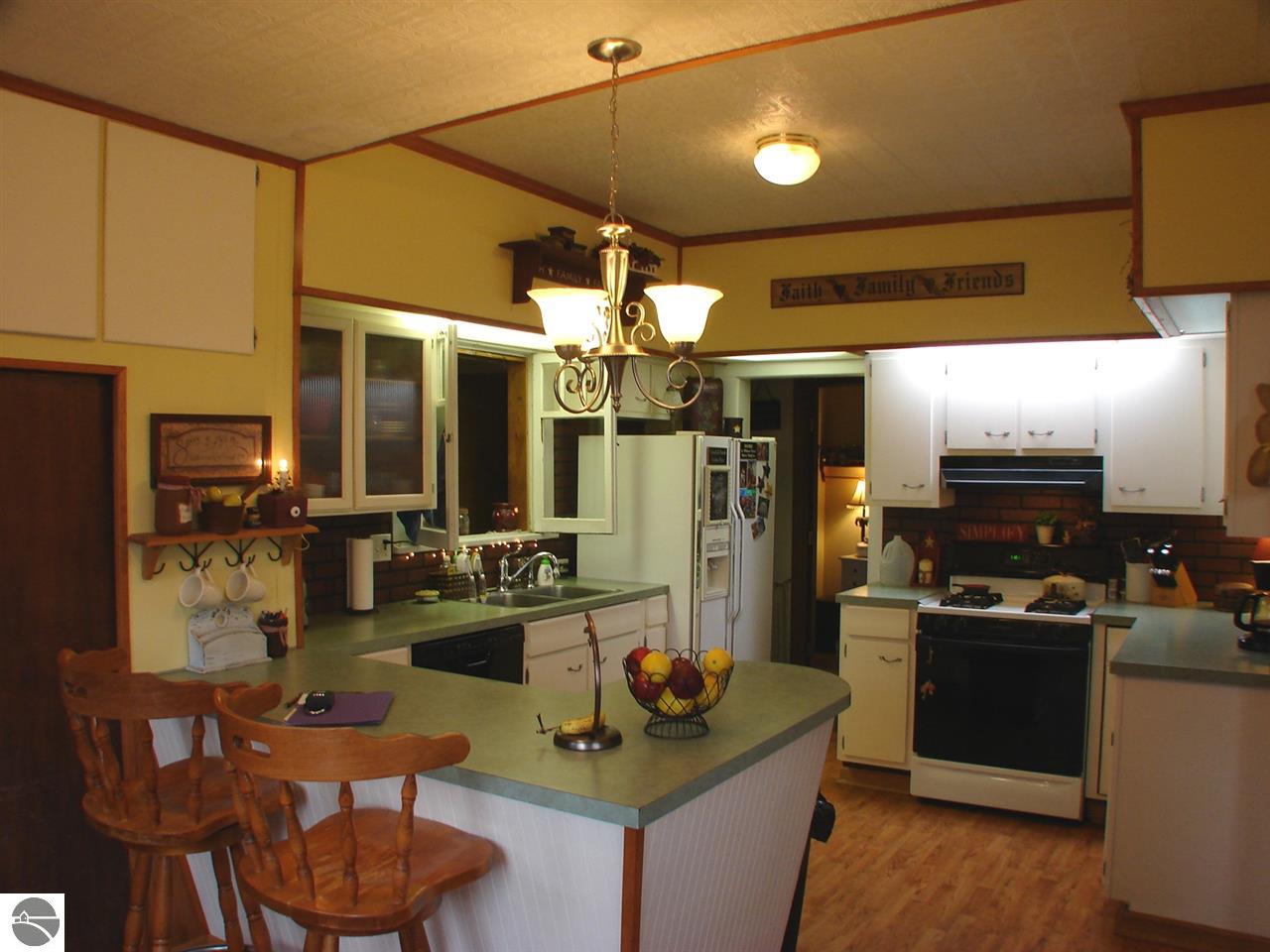 228 W Newark St, Ithaca, MI 48847 photo 6