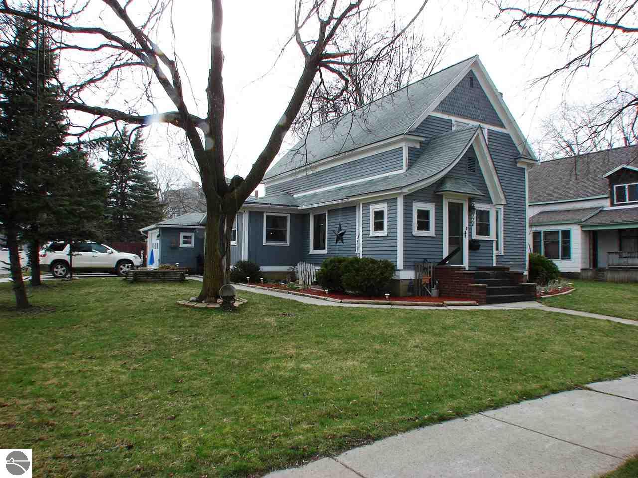 228 W Newark St, Ithaca, MI 48847 photo 2