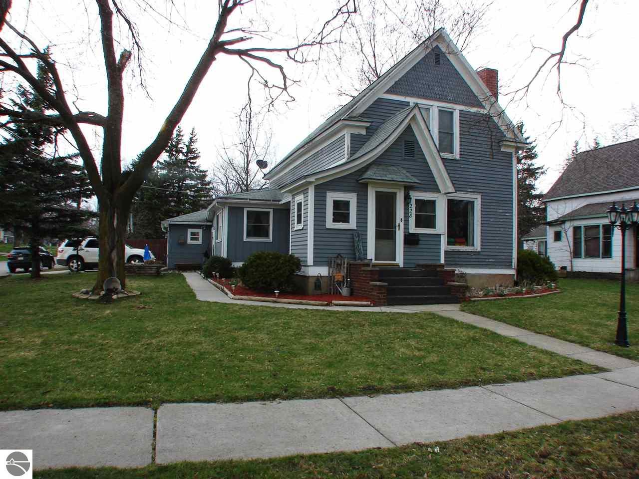 228 W Newark St, Ithaca, MI 48847 photo 4