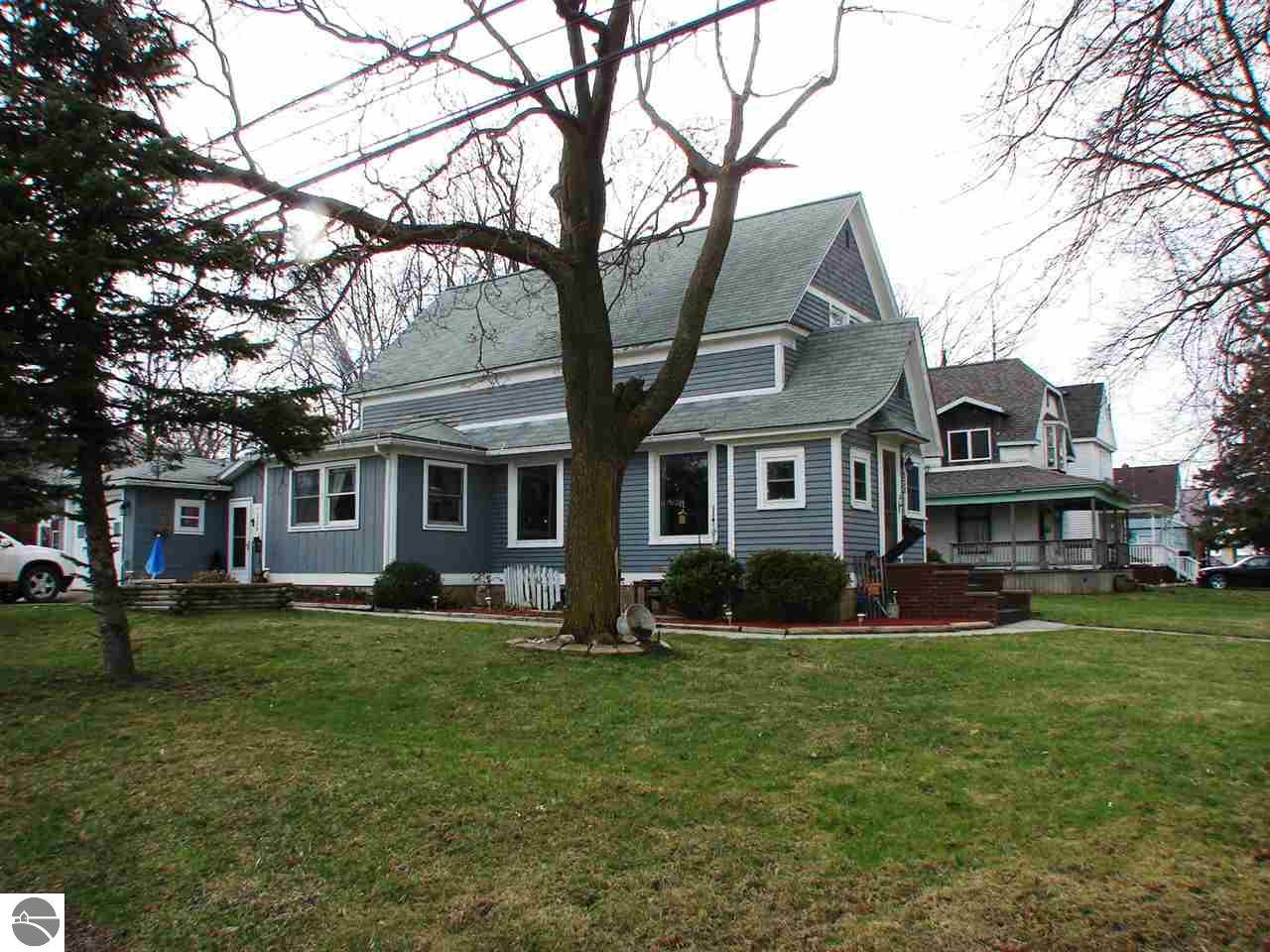 228 W Newark St, Ithaca, MI 48847 photo 3