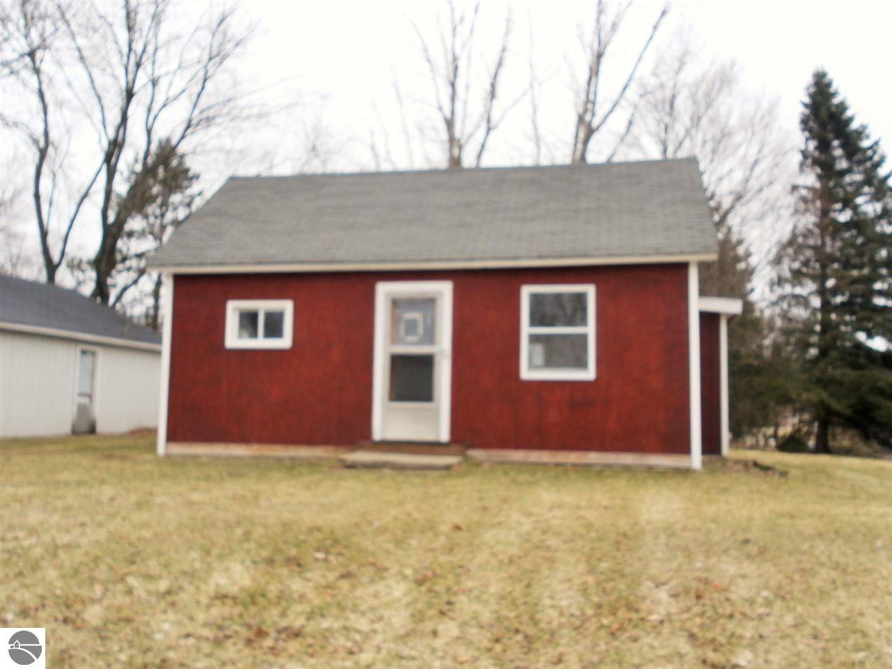 124 S Pine St, Marion, MI 49665 photo 1
