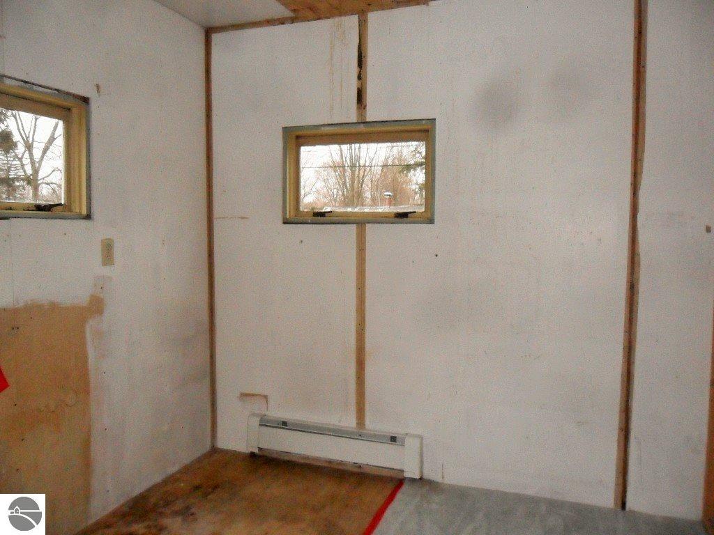 124 S Pine St, Marion, MI 49665 photo 5