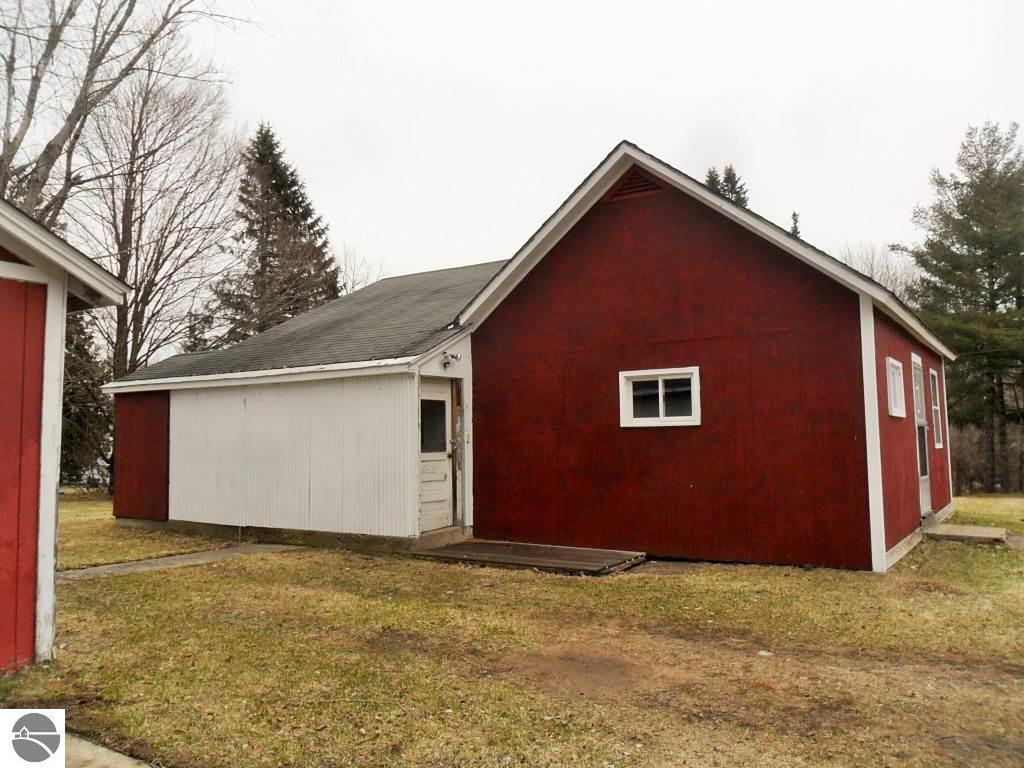 124 S Pine St, Marion, MI 49665 photo 9