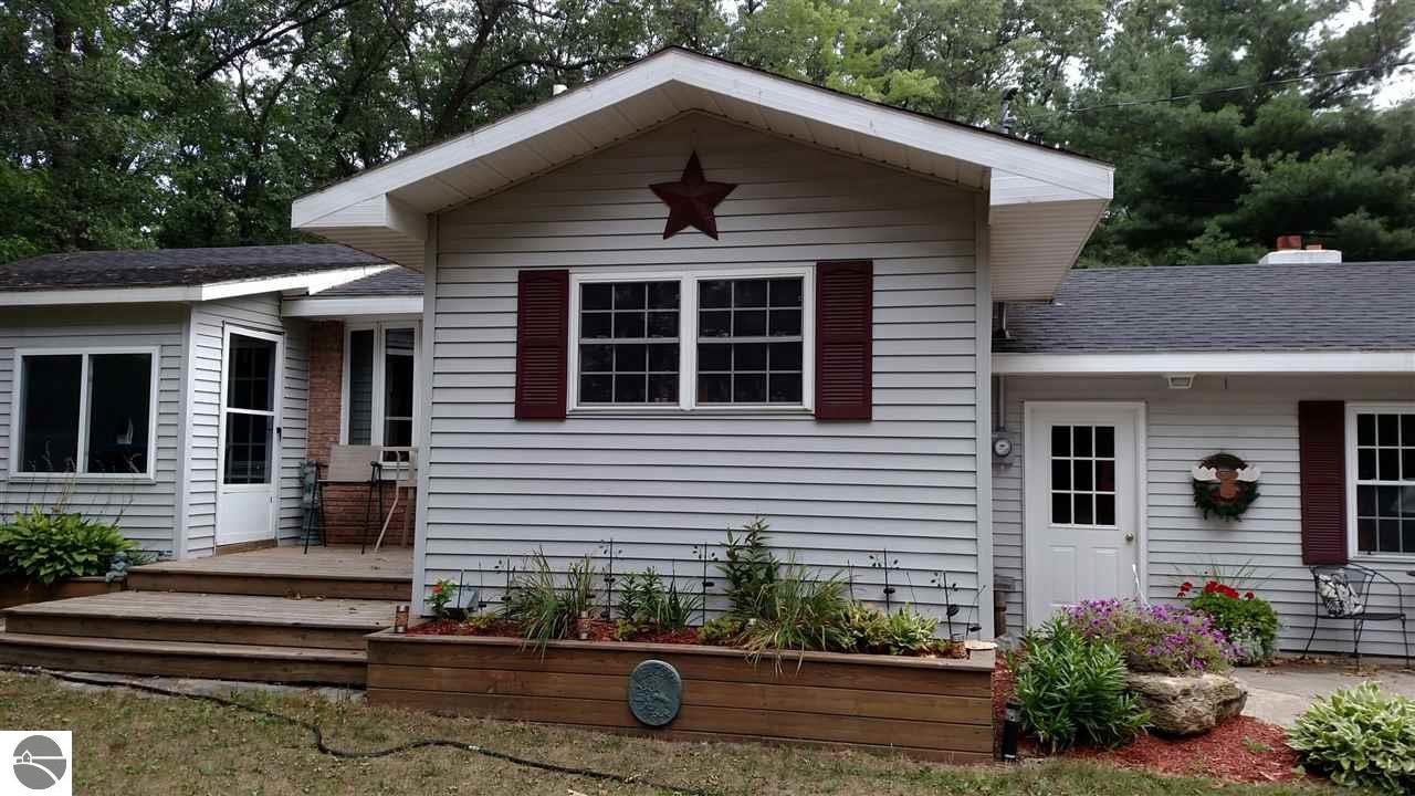 4474 Sterling Rd, Sterling, MI 48659 photo 1