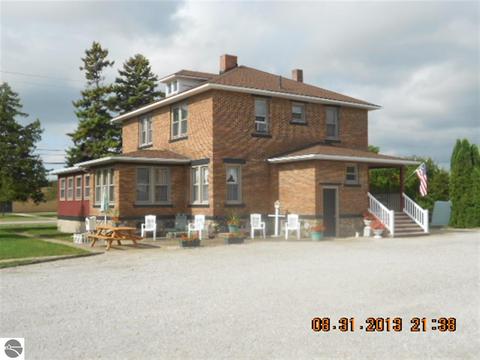 104 W Michigan Ave, Au Gres, MI 48703 photo 1