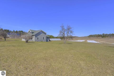 7201 E Lincoln Rd, Cedar, MI 49621 photo 2